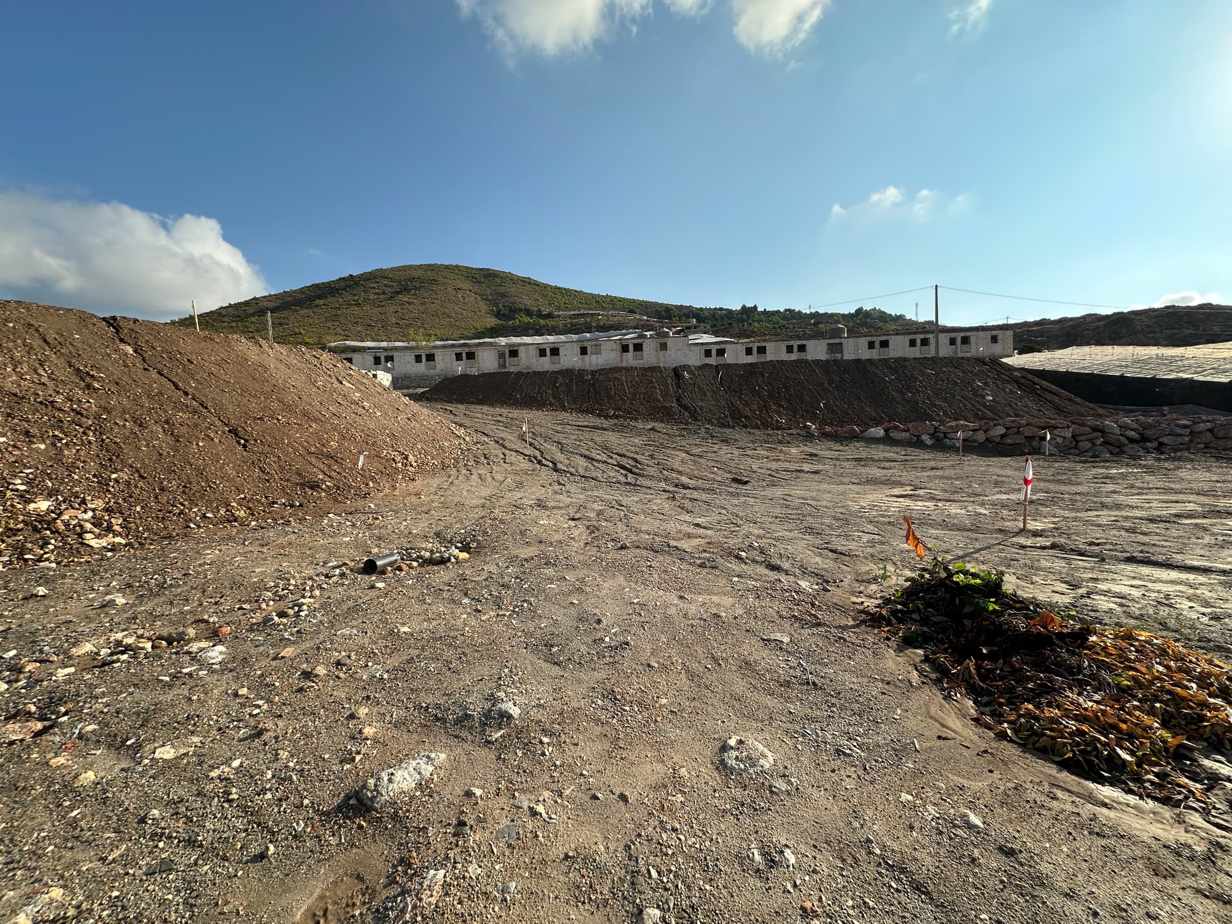 Levantamientos topográficos previos y estudio de movimientos de tierras
